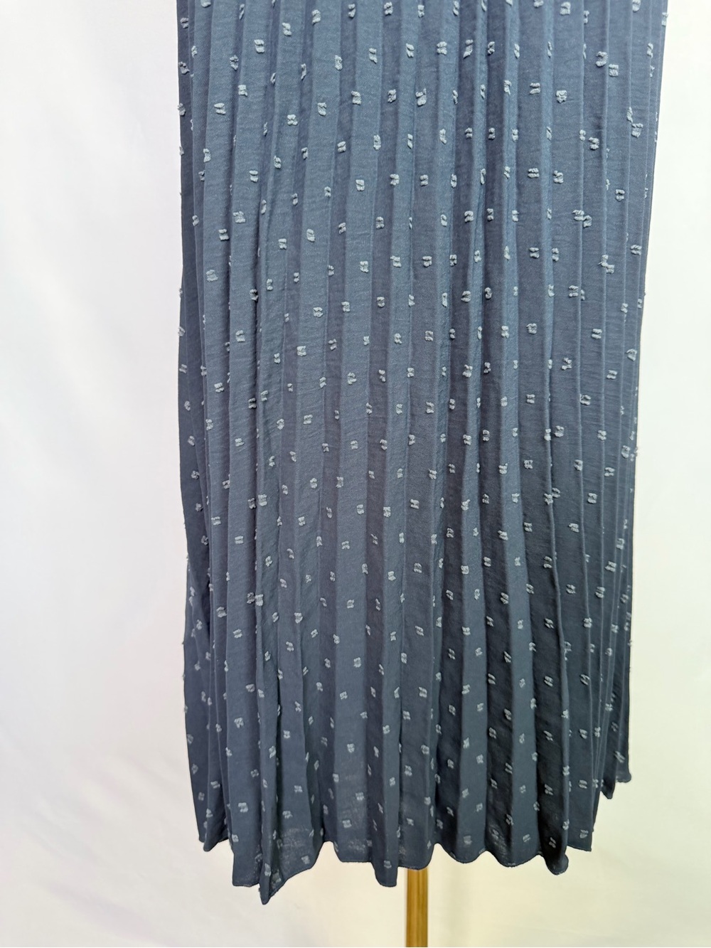 NWT Sleeveless Navy Maxi Dress with Smocked Waist and Tie Neck, Large - Picture 4 of 13